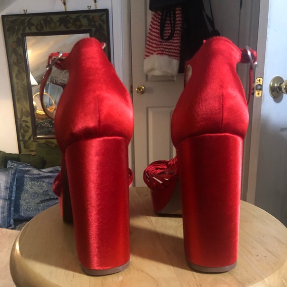 Red satin open toe heels - Picture 3 of 5